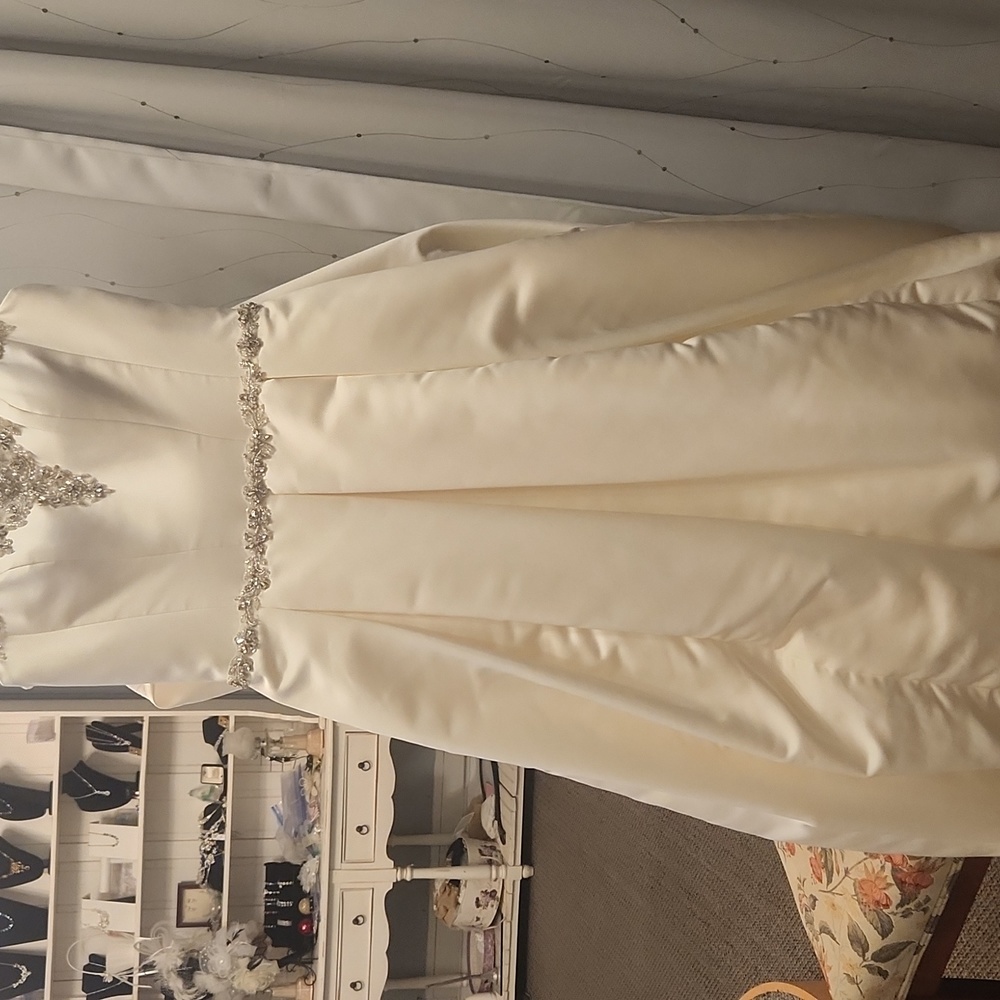 Bridal gown